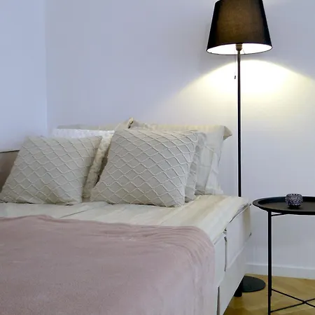 Apartment Franciszkanska 18 Warschau